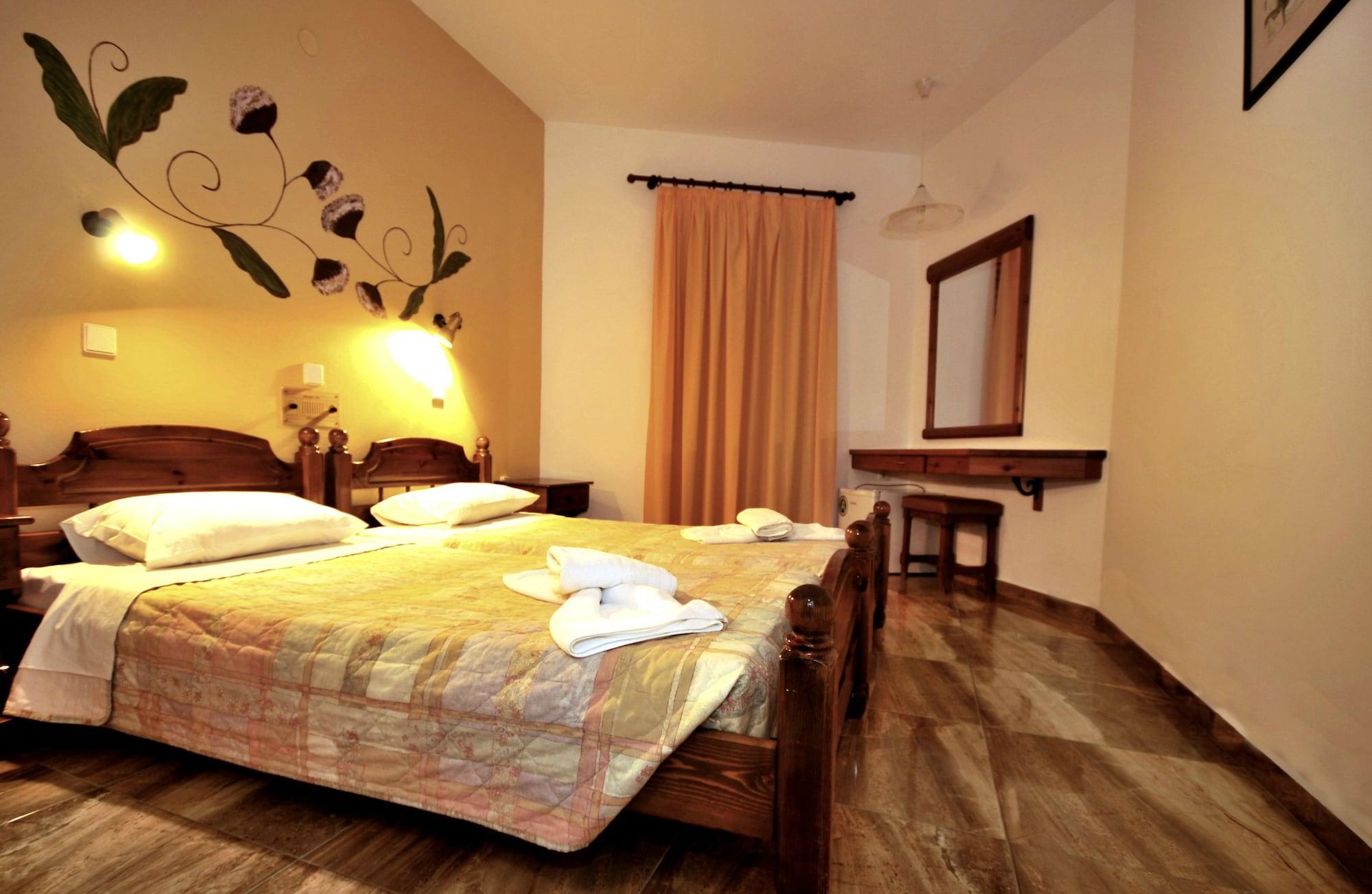 Zeus Hotel 2*