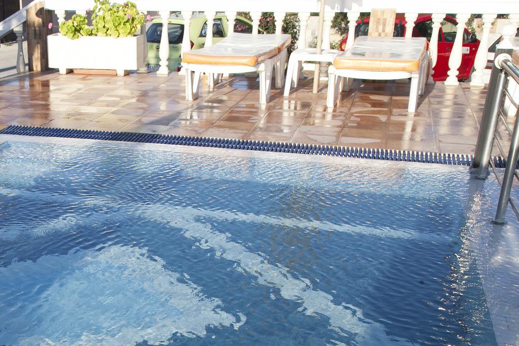Zeus Hotel 2*