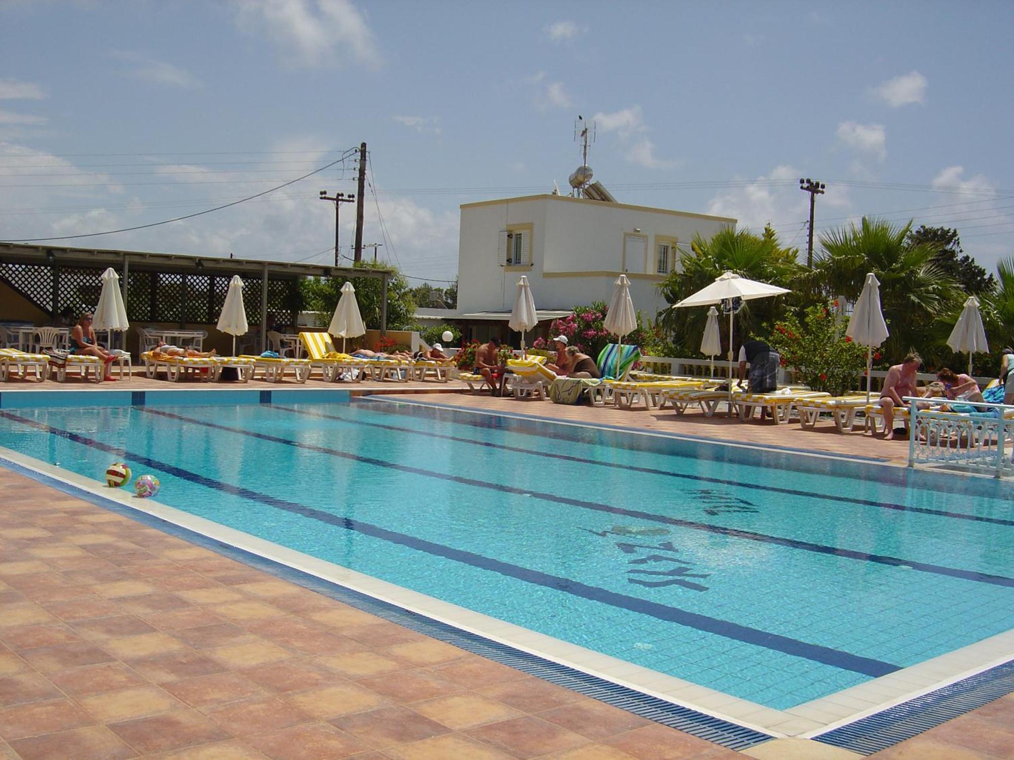 Zeus Hotel 2*